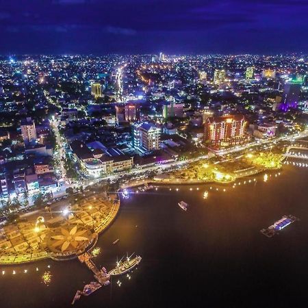 Hotel Astra Novilia Makassar Esterno foto