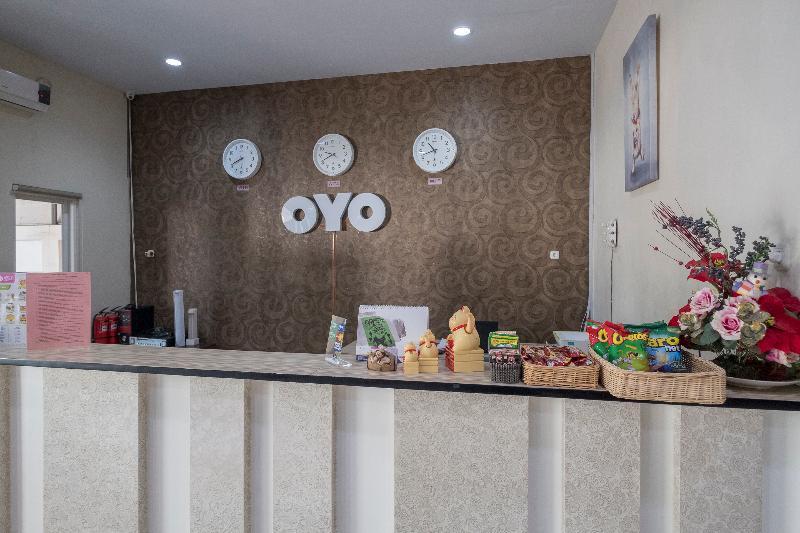 Hotel Astra Novilia Makassar Esterno foto
