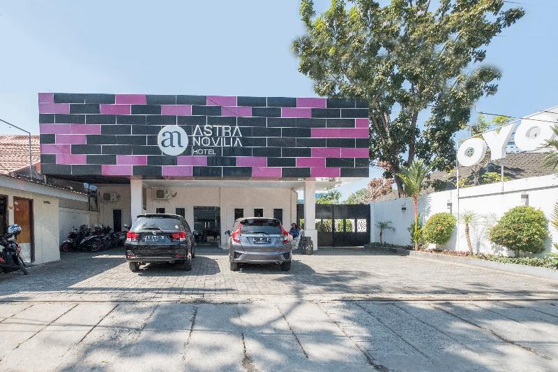 Hotel Astra Novilia Makassar Esterno foto