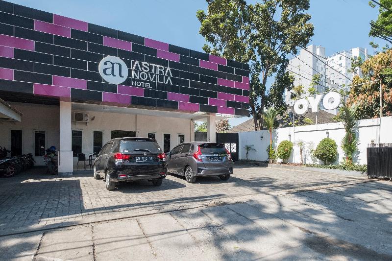 Hotel Astra Novilia Makassar Esterno foto